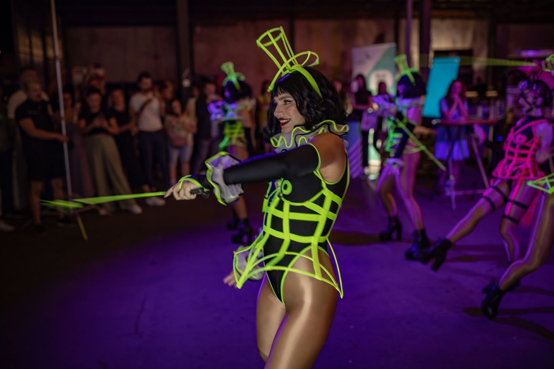 Goldfingers show CIRCUS