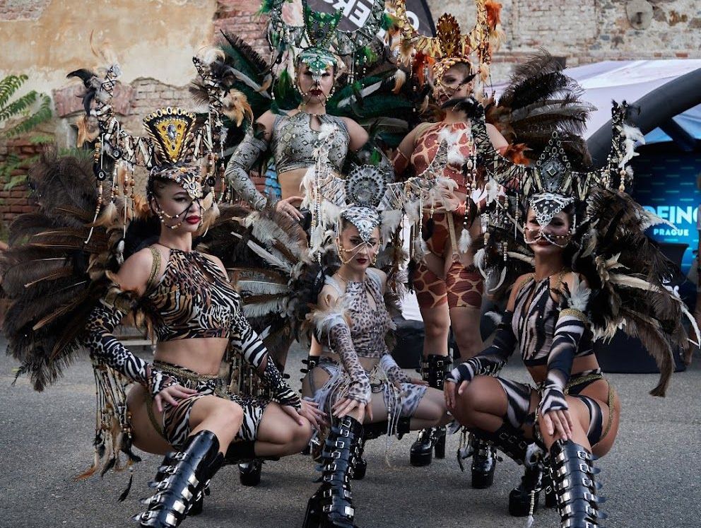 Goldfingers show AMAZONKY